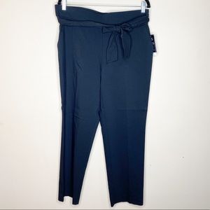 Elegant bow trousers